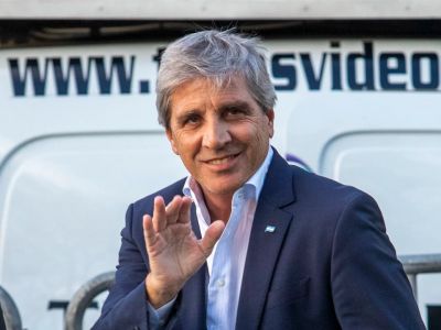 Caputo vuelve al mercado: el Tesoro busca renovar $9,4 billones y lanza más bonos en dólares