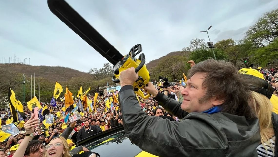 La "motosierra" se profundiza para compensar la caída de la recaudación