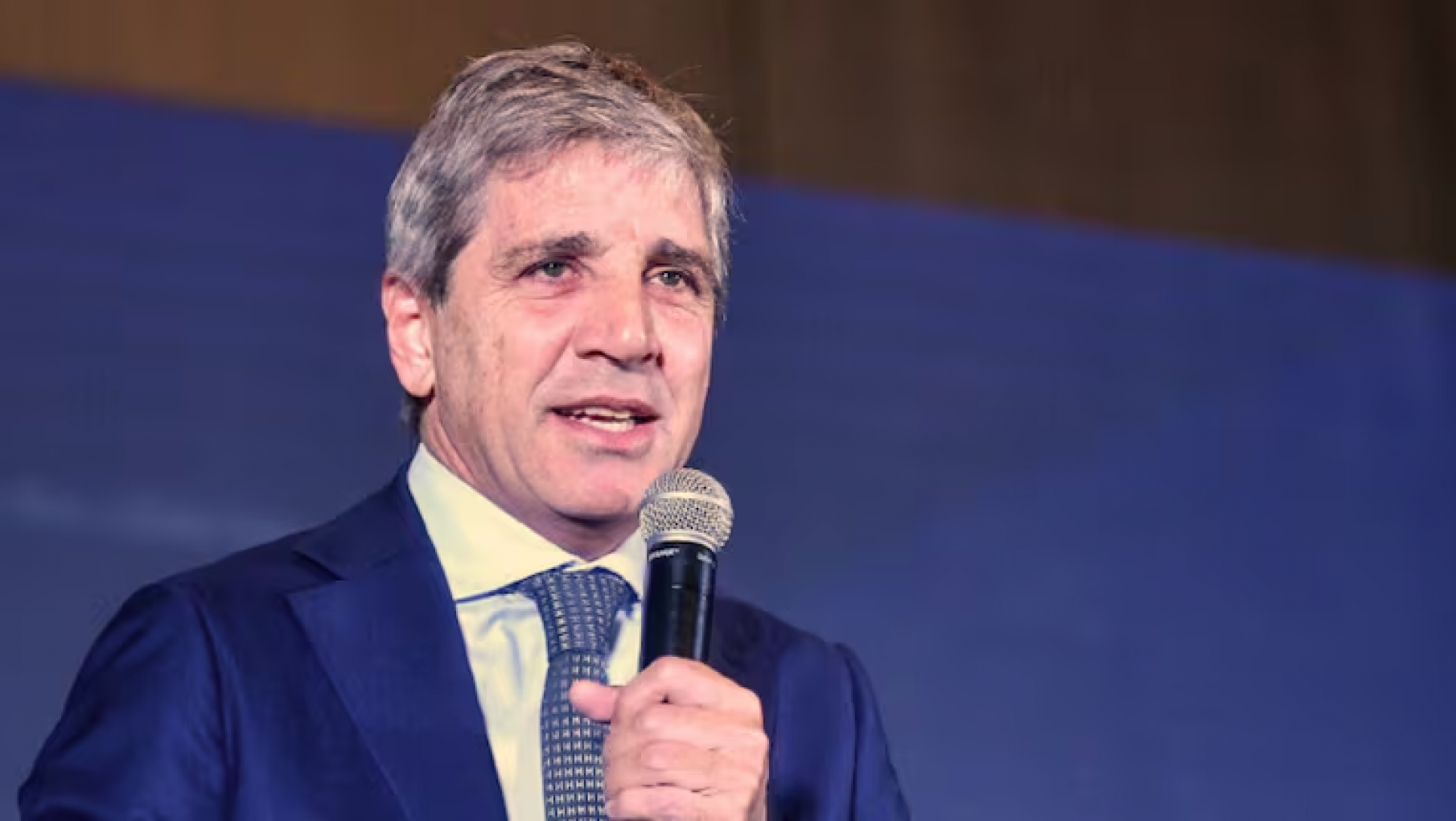 Denuncian millonarios préstamos del Banco Nación a asesores cercanos a Caputo