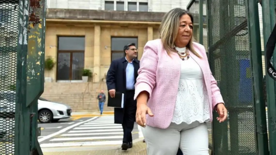 La escribana de Adorni volvió a Comodoro Py para entregar documentación y negó la existencia de préstamos en efectivo