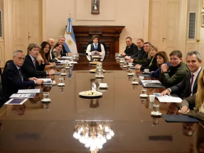 Milei aumentó más de 120% los sueldos de sus ministros en cinco meses