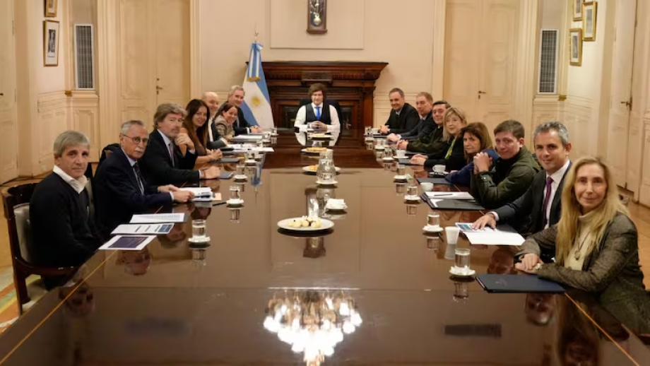 Milei aumentó más de 120% los sueldos de sus ministros en cinco meses