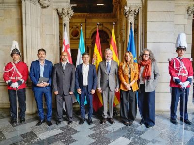 Kicillof en España: "Ya casi nadie se cree la propaganda de éxito de Milei"