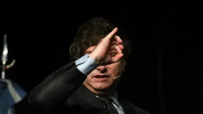 Milei arremetió contra Fernán Saguier con un duro mensaje tras una nota periodística