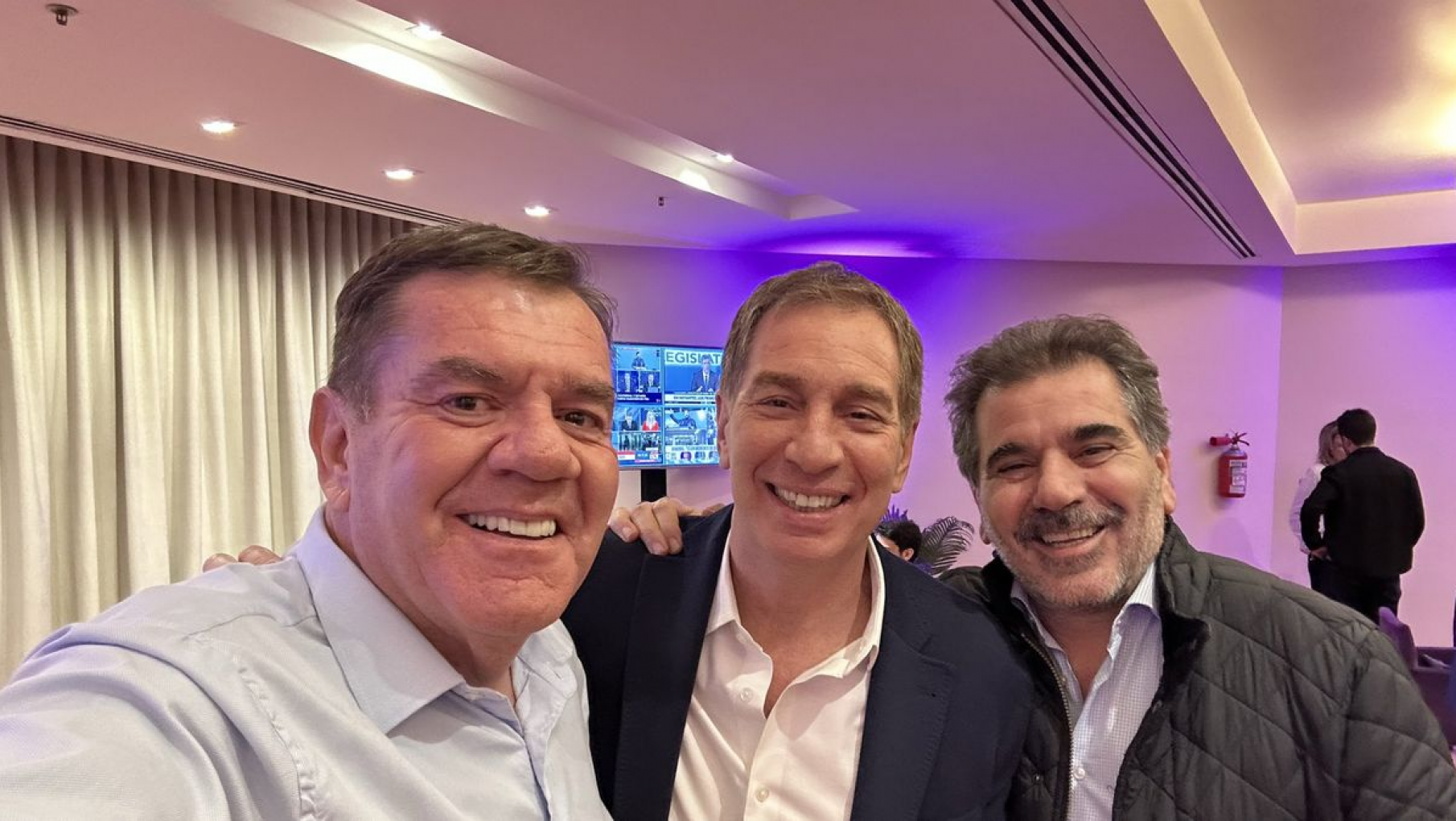 Con la mirada puesta en Kicillof, Santilli impulsa un acercamiento entre el PRO y los libertarios