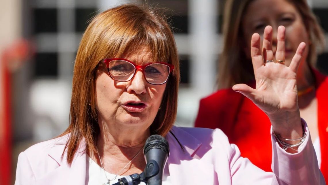 Patricia Bullrich sube la presión: le exigió a Adorni que presente su declaración jurada "ya mismo"