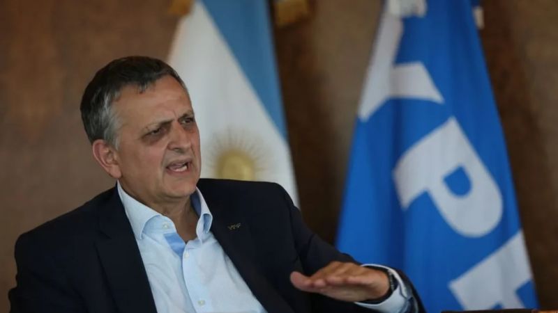 El petróleo superó los US$ 100 y presiona por un nuevo aumento de naftas