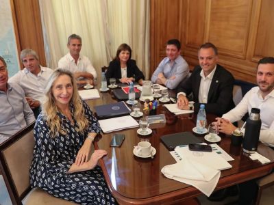 La mesa política intenta ordenar la tropa tras el escándalo Adorni y la reforma electoral
