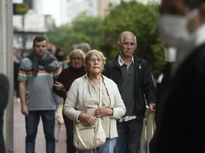Jubilados: un informe reveló que el 48% sigue trabajando por necesidad
